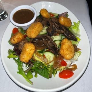 Crispy Halloumi Salad